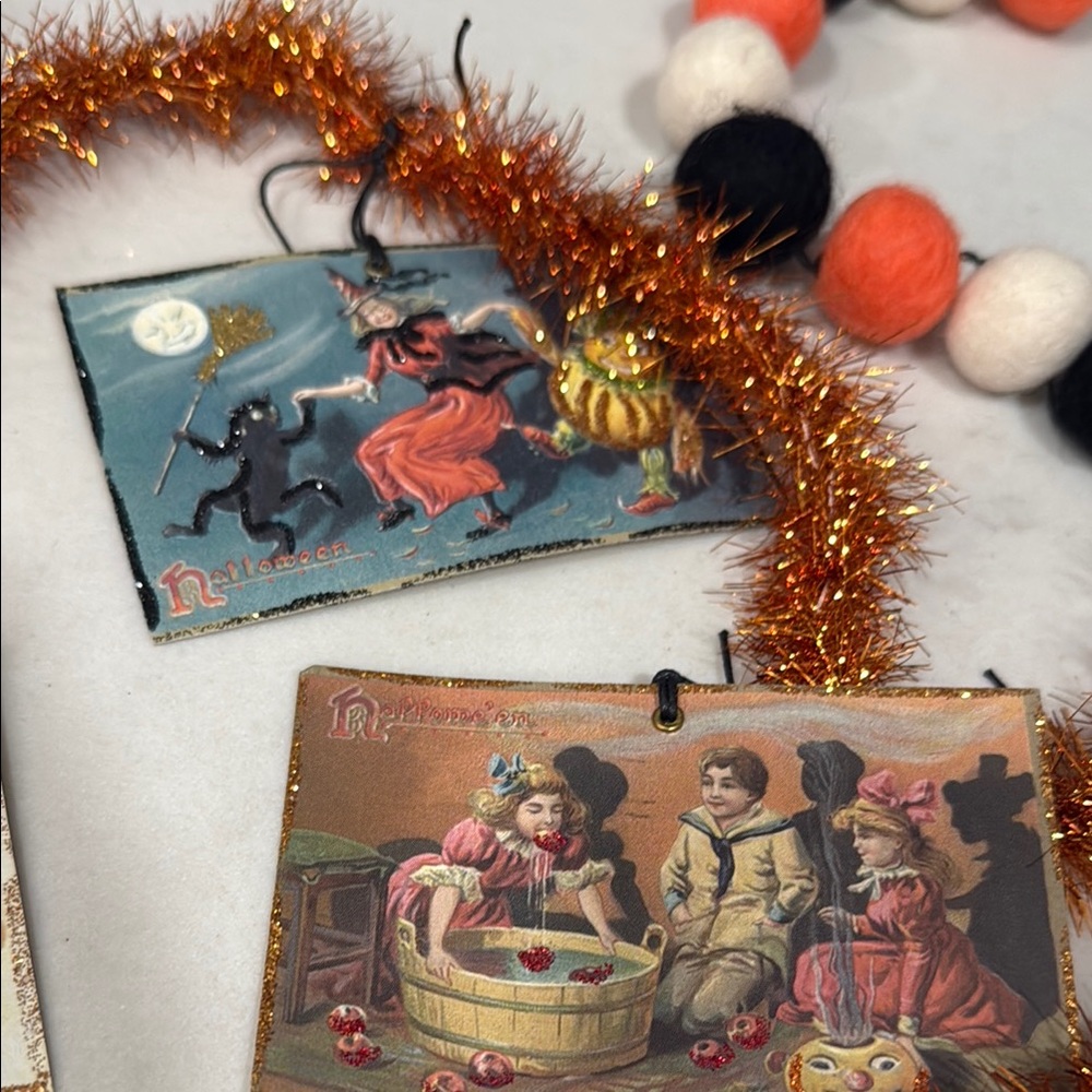 Vintage Halloween Garland with Postcards - Picture 5 of 5